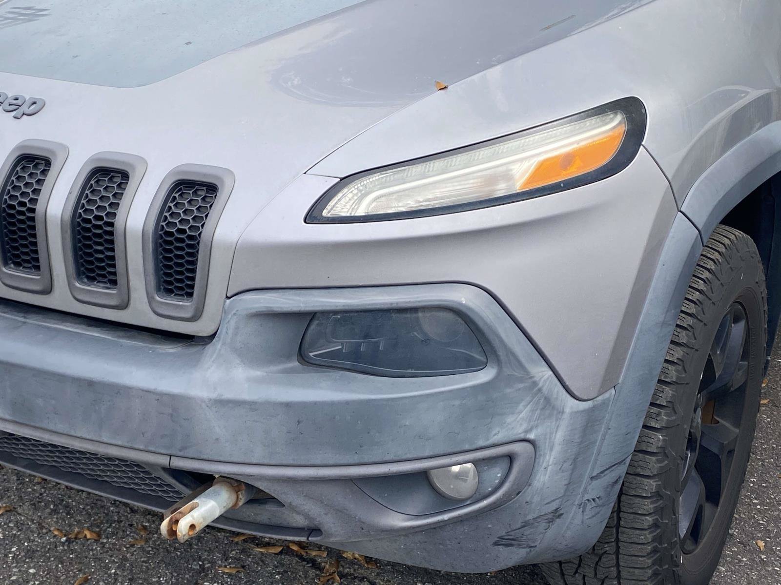 Used 2016 Jeep Cherokee Trailhawk w/ Leather Interior Group AWD/4WD image 5