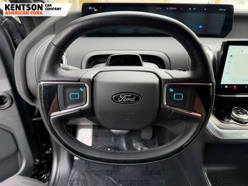 Used 2025 Ford Expedition Max Platinum w/ Stealth Appearance Package image 17