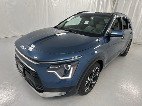 New 2025 Kia Niro EX Touring image 7