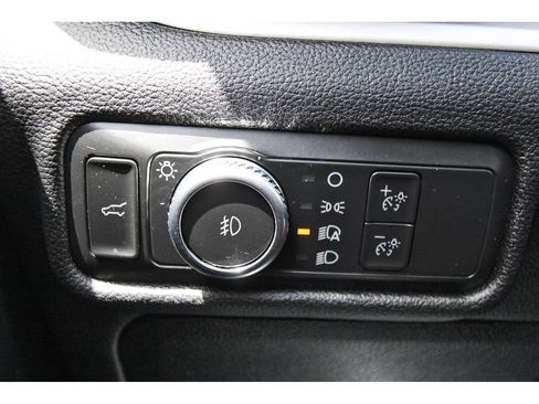 Used 2022 Ford Explorer XLT w/ Equipment Group 202A RWD image 23