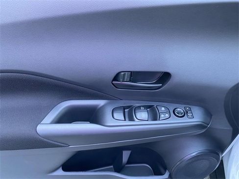 Used 2024 Nissan Kicks S image 14