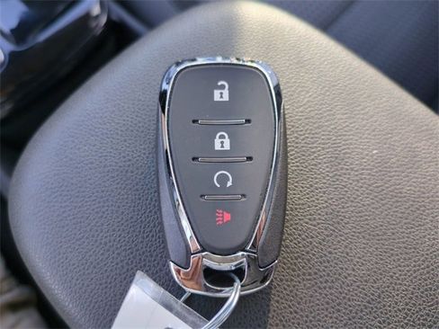 Certified 2025 Chevrolet Trax LT image 33