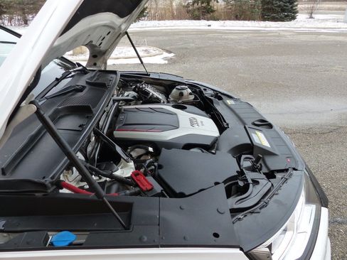 Used 2018 Audi SQ5 Prestige w/ Prestige Package image 16