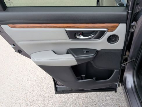 Used 2018 Honda CR-V Touring image 32