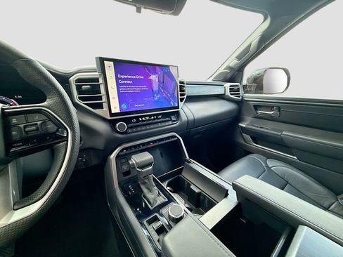 Used 2025 Toyota Sequoia Platinum AWD/4WD image 30