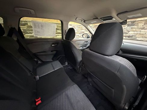 Used 2023 Nissan Rogue SV image 29