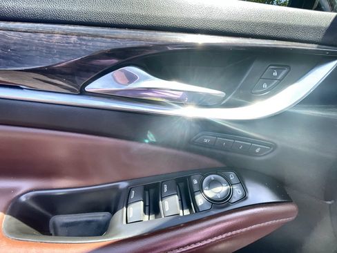 Used 2021 Buick Enclave Avenir w/ Avenir Technology Package FWD image 24