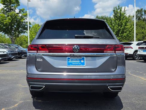 Used 2024 Volkswagen Atlas SE FWD image 4