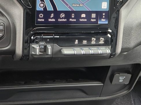 New 2026 RAM 2500 Tradesman AWD/4WD image 28