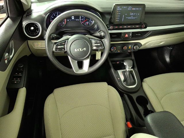 Used 2023 Kia Forte LXS w/ LXS Technology Package FWD image 2