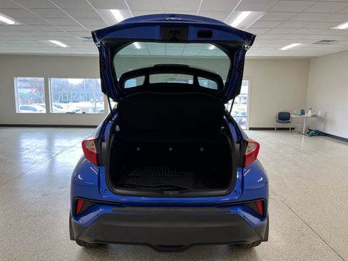 Used 2018 Toyota C-HR XLE image 11