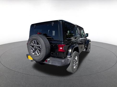 Used 2025 Jeep Wrangler Unlimited Sahara AWD/4WD image 15