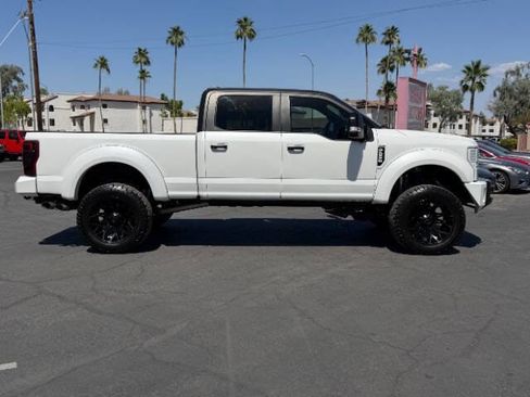 Used 2022 Ford F250 Platinum AWD/4WD image 3