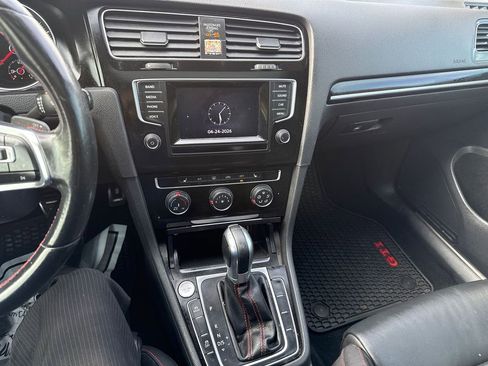 Used 2015 Volkswagen GTI SE FWD image 22