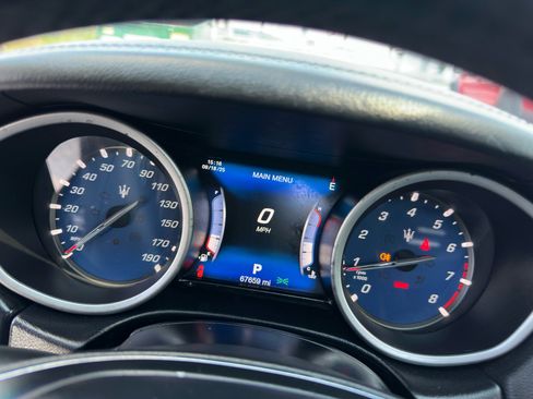 Used 2017 Maserati Ghibli S image 40