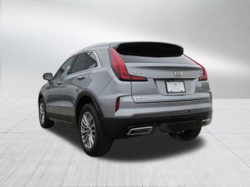 Used 2024 Cadillac XT4 Premium Luxury image 5
