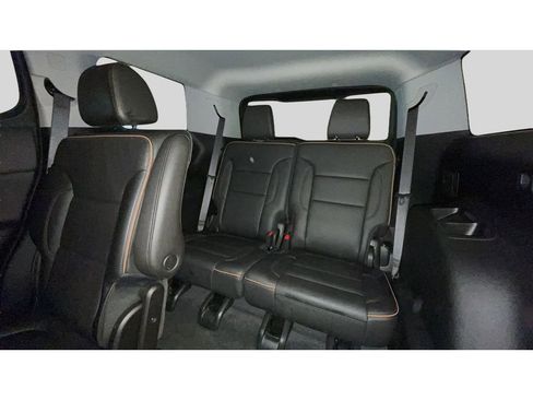 Used 2022 GMC Acadia AT4 w/ Technology Package AWD/4WD image 17