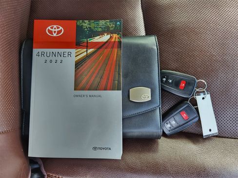 Used 2022 Toyota 4Runner Limited image 46