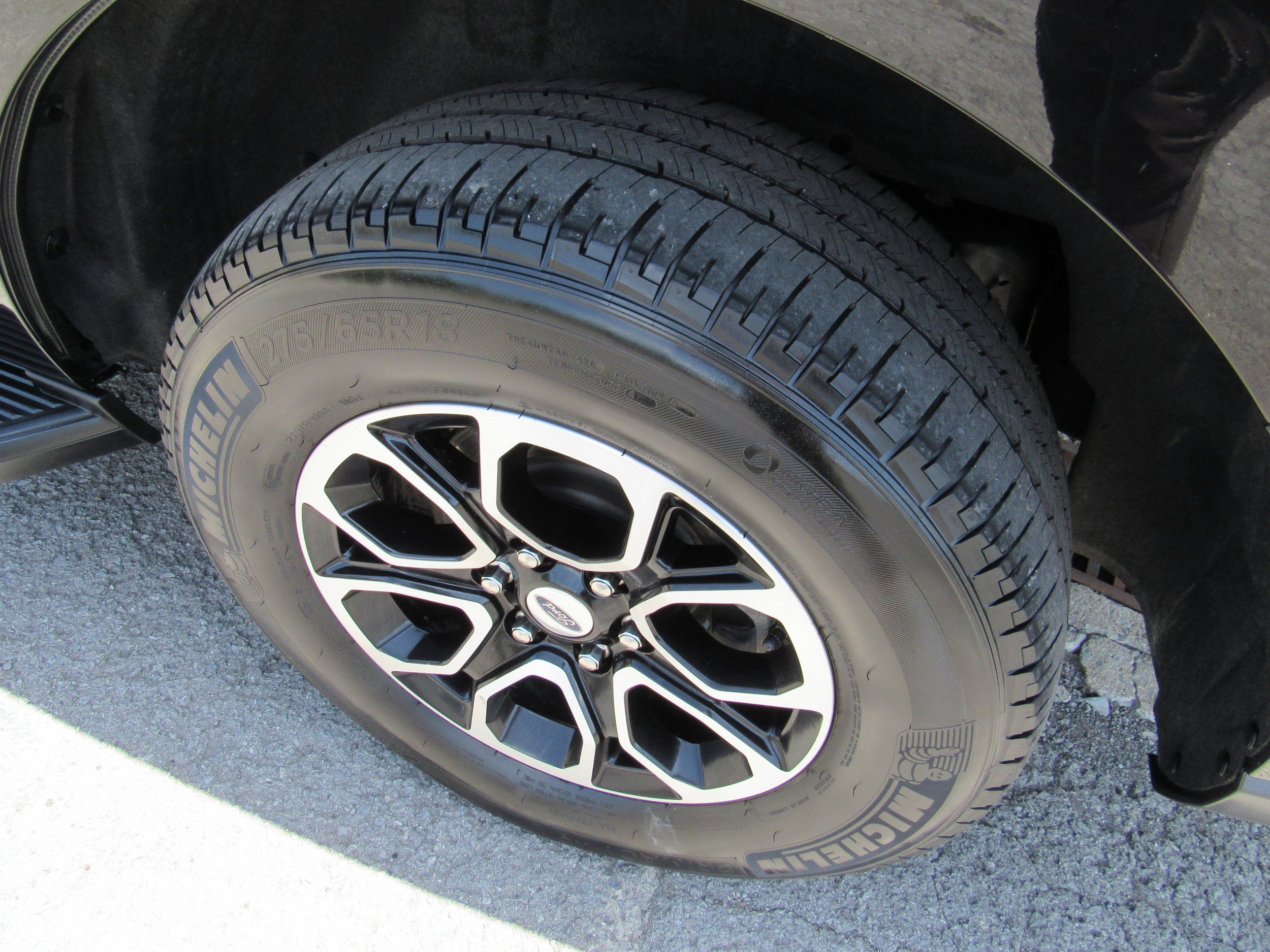 Used 2024 Ford Expedition XLT AWD/4WD image 9