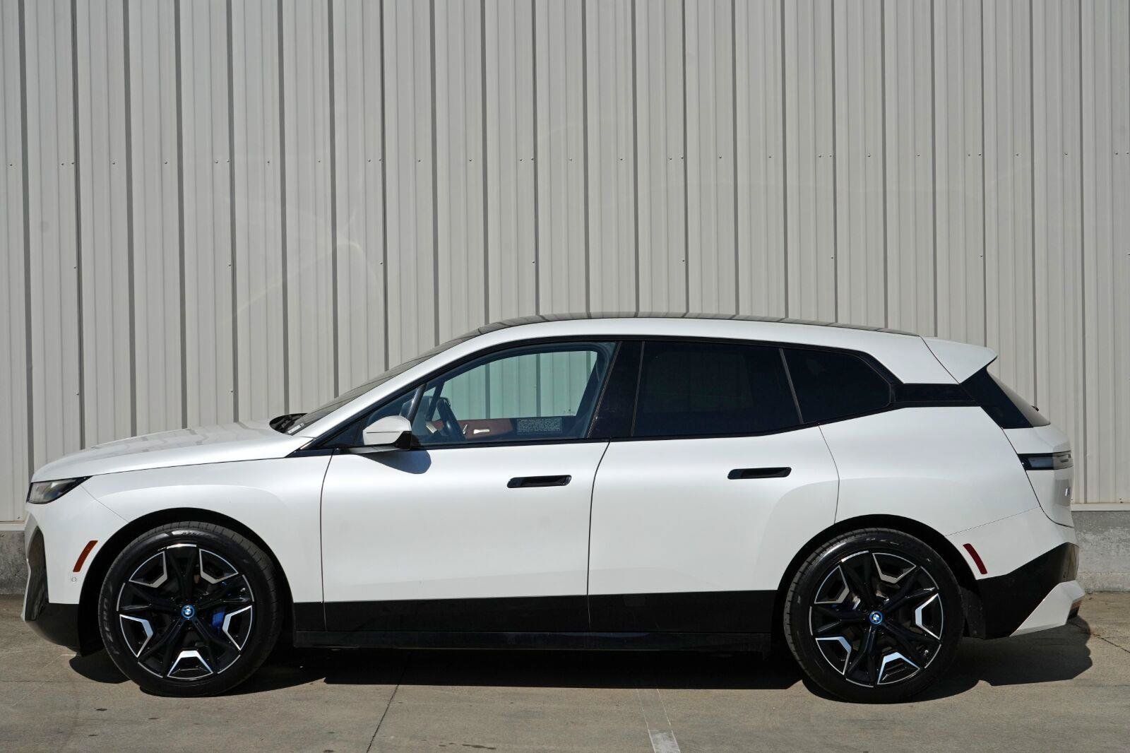 Used 2022 BMW iX xDrive50 w/ Premium Package AWD/4WD image 49