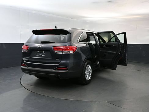 Used 2017 Kia Sorento FWD w/ LX Convenience Package image 29