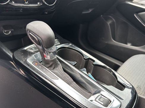 Certified 2025 Chevrolet Trax LT w/ Driver Confidence Package image 27