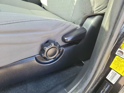 Used 2022 Toyota Tacoma SR image 15