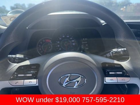 Used 2023 Hyundai Elantra SEL FWD image 12