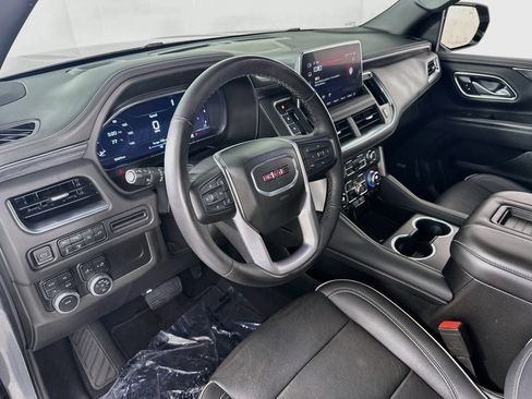Used 2022 GMC Yukon XL SLT w/ SLT Premium Package AWD/4WD image 9