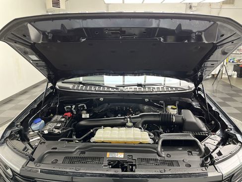 Used 2025 Ford Expedition Active AWD/4WD image 2