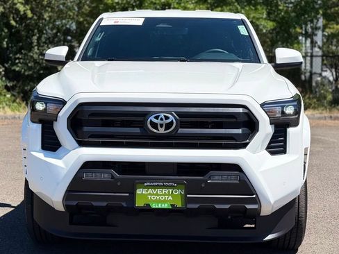 Certified 2025 Toyota Tacoma SR5 AWD/4WD image 8