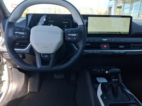 New 2026 Kia K4 GT-Line image 9