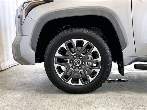 Used 2023 Toyota Tundra Limited image 8