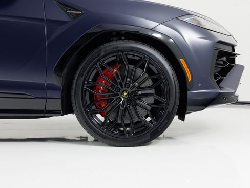 Used 2025 Lamborghini Urus Performante AWD/4WD image 13