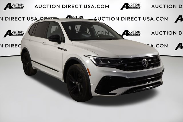 Used 2023 Volkswagen Tiguan SE R-Line FWD image 38