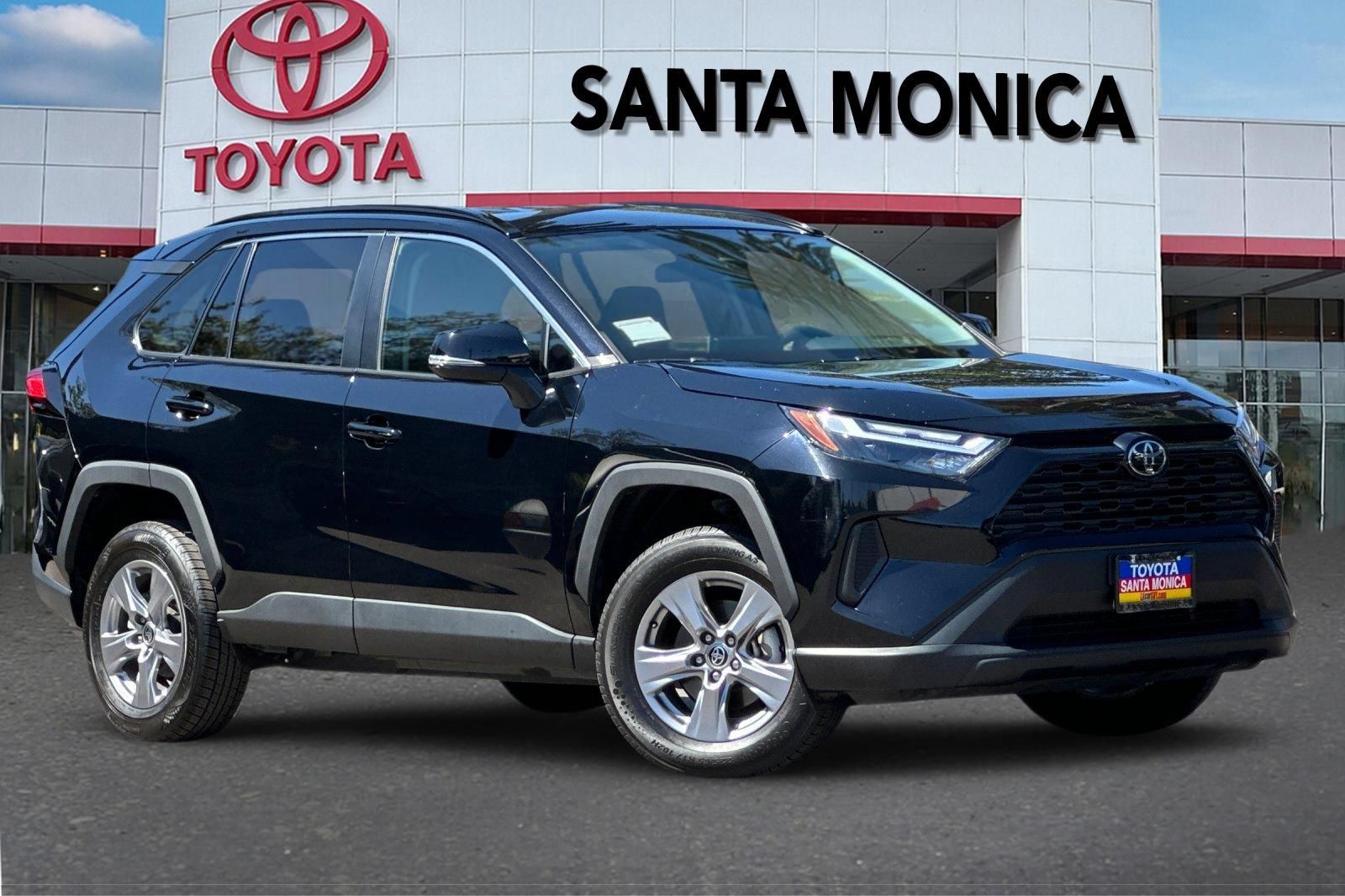 Used 2024 Toyota RAV4 XLE FWD image 2