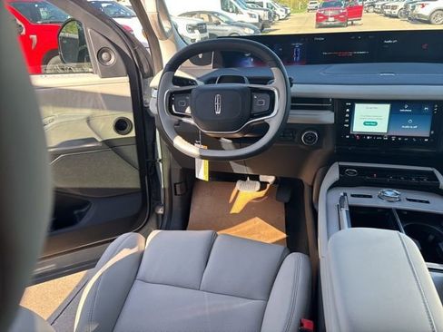 New 2026 Lincoln Navigator Reserve AWD/4WD image 41