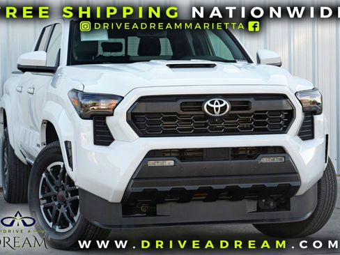 Used 2024 Toyota Tacoma TRD Sport w/ TRD Sport Premium Package image 2