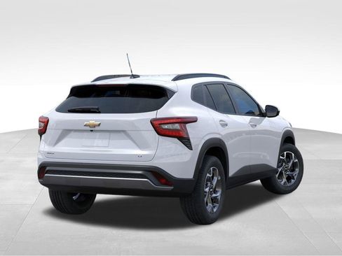 New 2026 Chevrolet Trax LT image 4