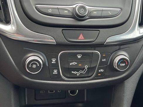 Used 2019 Chevrolet Equinox LT FWD image 22