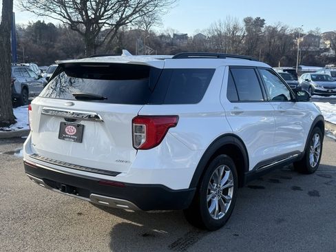 Used 2023 Ford Explorer XLT w/ Equipment Group 202A image 6