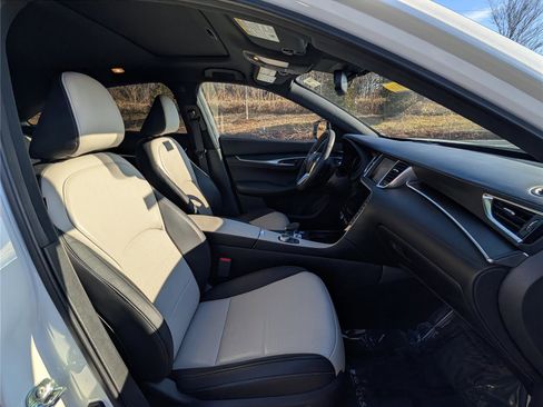 Used 2022 INFINITI QX55 Sensory w/ Lighting Package image 10