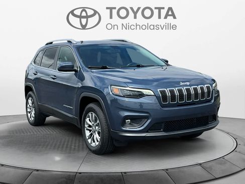 Used 2020 Jeep Cherokee Latitude Plus w/ Cold Weather Group AWD/4WD image 8