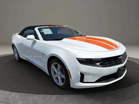 Used 2019 Chevrolet Camaro LT RWD image 3