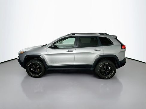 Used 2015 Jeep Cherokee Trailhawk w/ Leather Interior Group AWD/4WD image 4