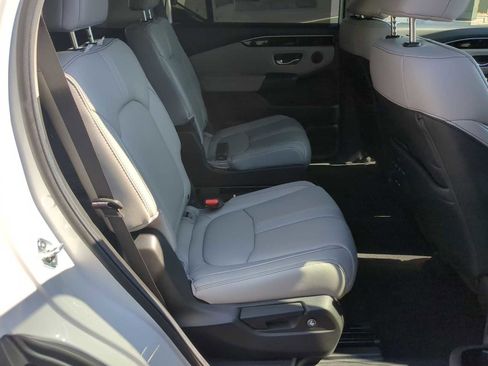 New 2025 Honda Pilot Touring image 29