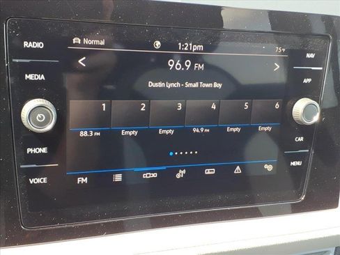 New 2025 Volkswagen Taos SEL image 19