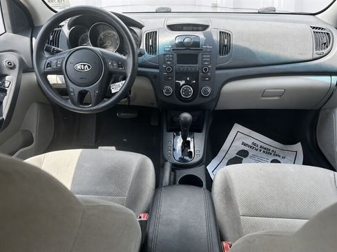 Used 2010 Kia Forte EX FWD image 7