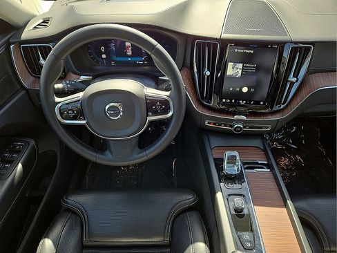 Used 2023 Volvo XC60 B6 Ultimate w/ Climate Package image 19