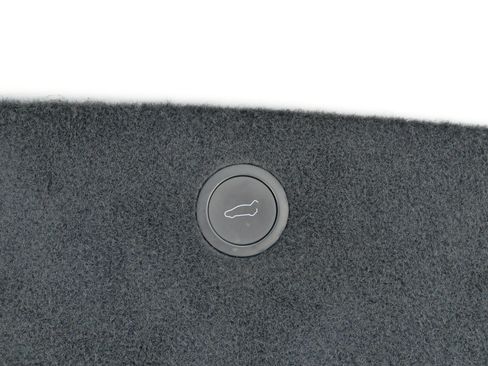 Used 2022 Tesla Model X image 39